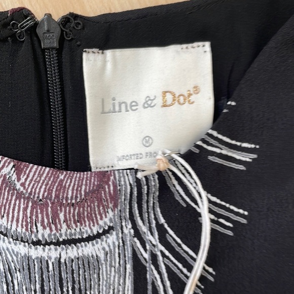 NWT Line& Dot Revolve feather print top, size M - Picture 11 of 11